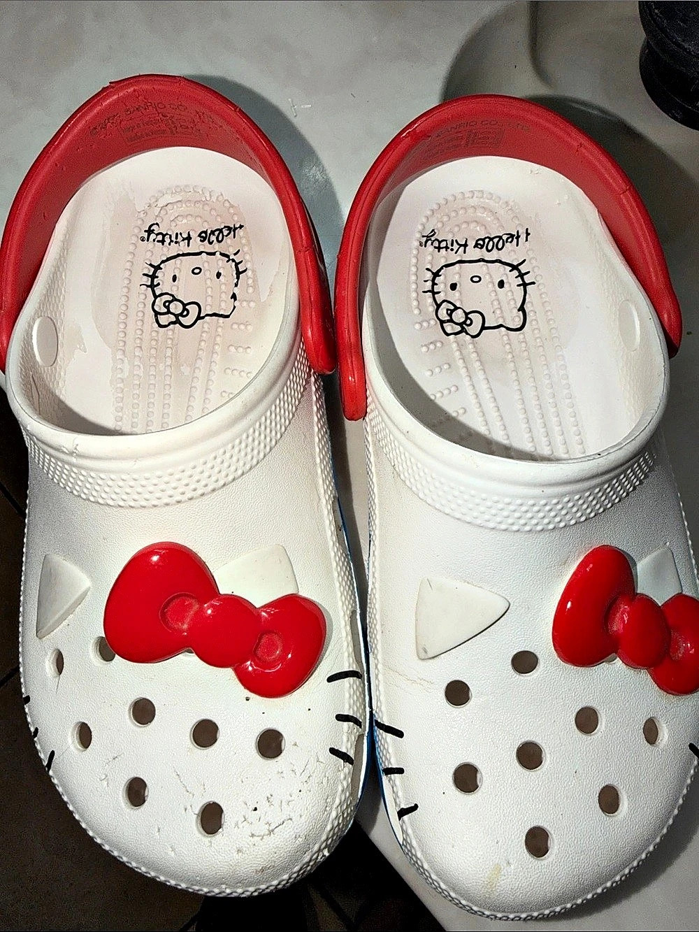 Crocs Hello Kitty Classic Clog Clogs White & Red